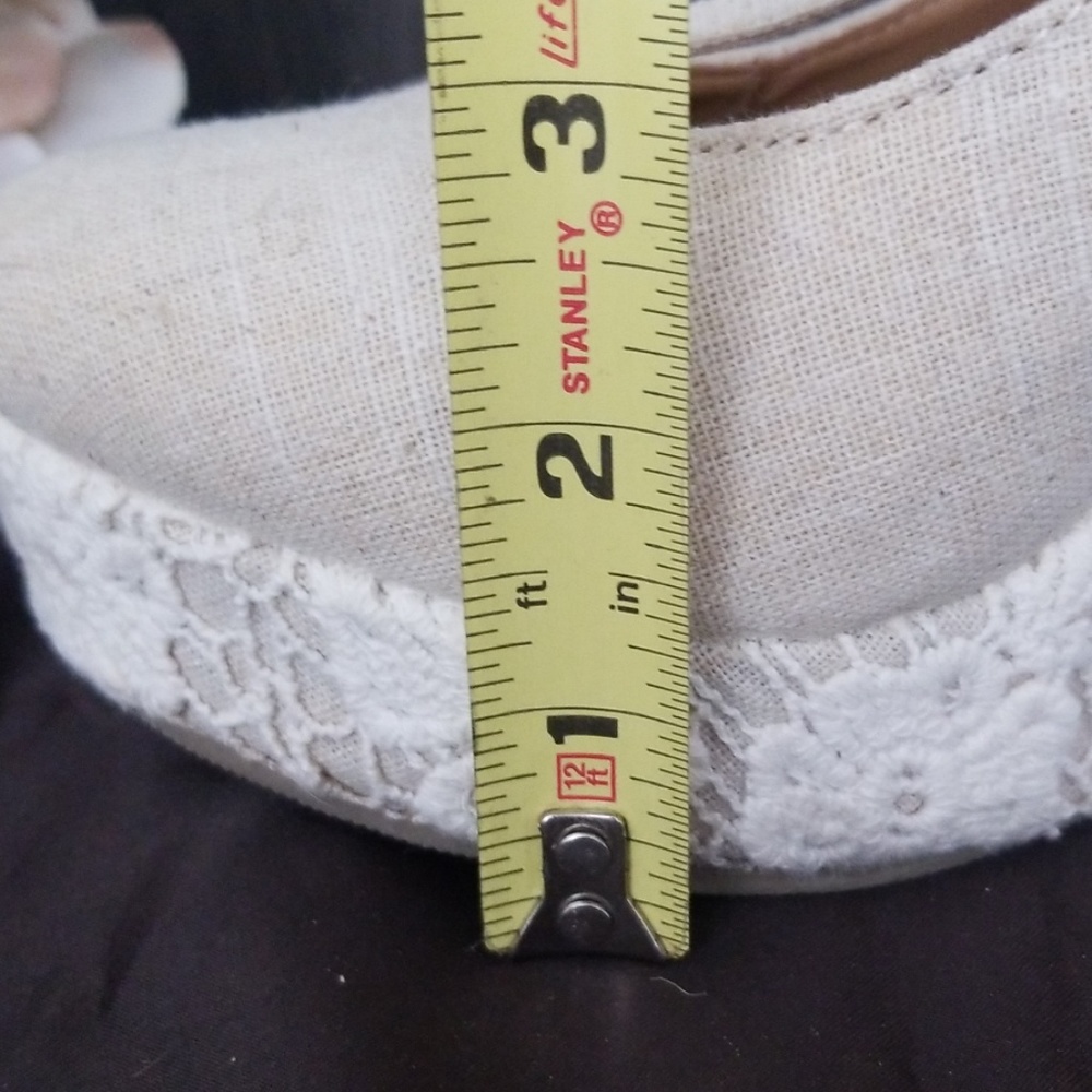 SOLD!  SODA  Wedges - Picture 7 of 7